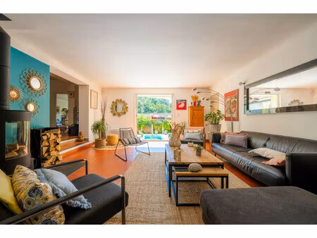 maison familiale 200m2 avec piscine secteur set club