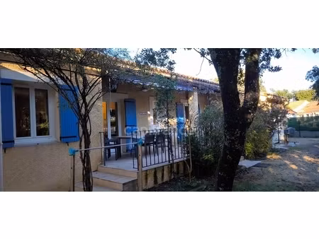 maison à vendre équipée d'une piscine toute l'année et d'un jacuzzi (26)