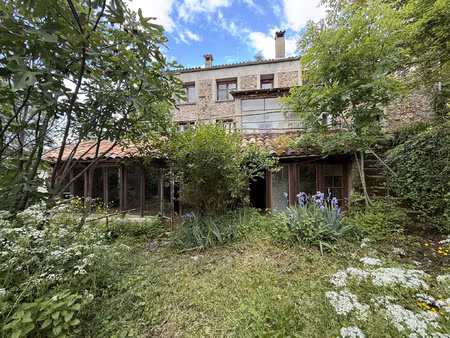 à vendre mas avec piscine  écuries et deux bâtisses sur te