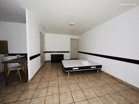 studio 1 pièce 29 m²