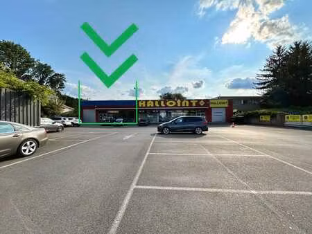 surface de +/- 700 m²