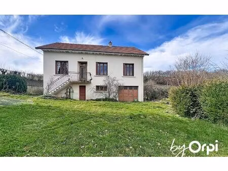 maison gouttières 104.12 m² t-5 à vendre  69 000 €