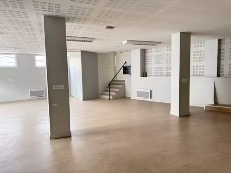 bureau moderne de 219.6 m² à saint-quentin