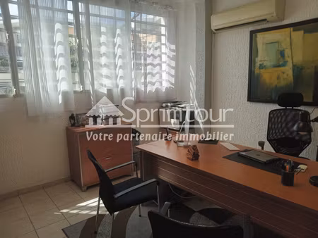 local professionnel - 97110 pointe à pitre