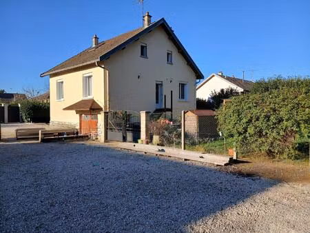 maison individuelle sur un terrain de 1588 m2