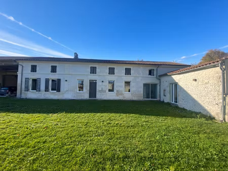 maison rénovation contemporaine avec grand jardin