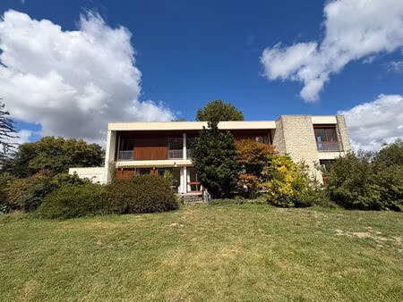 vaste maison d'architecte a fontaine le port