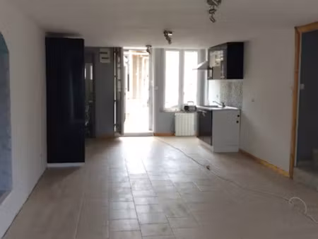 location appartement 3 pièces 81.9 m² à etampes-sur-marne (02400)  730 €