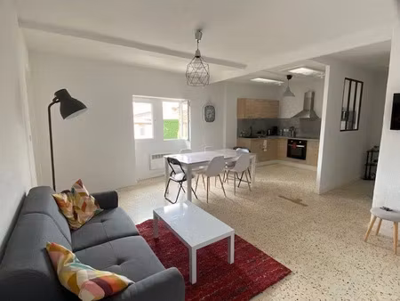 location meublée appartement 3 pièces 65 m² à pezenas (34120)  690 €