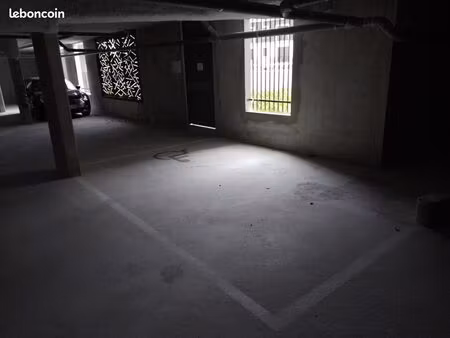 location de parking champs sur marne  gournay/marne rue de la gare rer