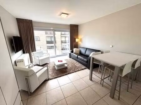 studio avec coin nuit à louer dans une résidence avec pis...