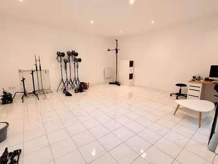 location locaux professionnels 1 pièce 40 m² à montreuil (93100)  690 €