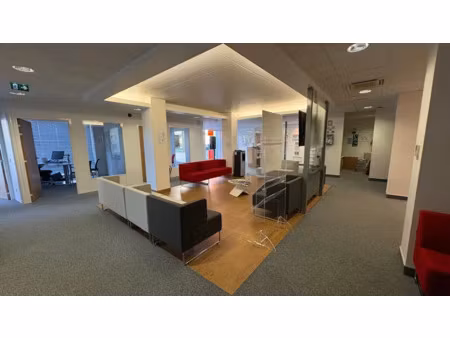 location locaux professionnels 237 m² à saint-laurent-du-var (06700)  nan €