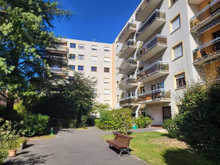 appartement de cinq pieces dans residence proche gare de mel