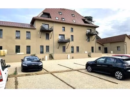 location appartement  m² t-4 à sérézin-du-rhône  1 300 €