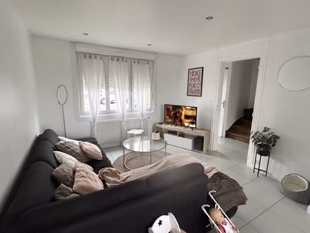 maison 3 chambres - sous-sol complet - garage et jardin - dainville