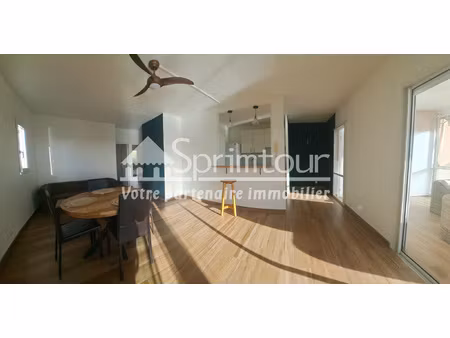 à louer t3 meublé de 65 m2 vue imprenable sur le port de