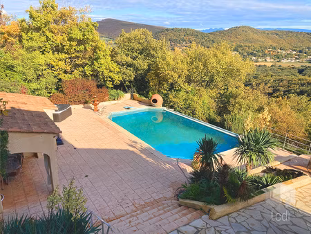 savasse  propriété de 220 m2 et 8400m2 de terrain