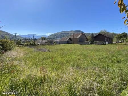 terrain 1 020 m² chirens