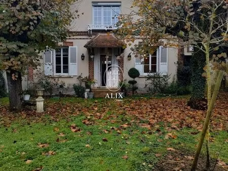 maison 7 pièces 180 m²