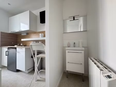 studio meuble-proche boulevard montaigne-la2215