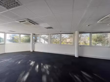 bureaux vue panoramique / local zone commerciale de villeneuve loubet