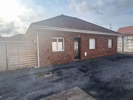 maison individuelle de plain pied de 88 m² - 2 chambres - place de parking privative et ja