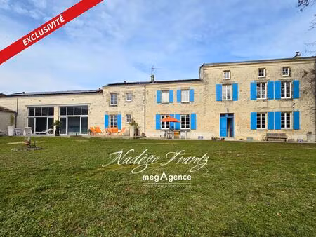 maison charentaise rénovée avec piscine intérieure –17470 loiré-sur-nie – dépendances et g