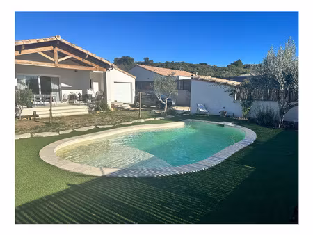 aumelas  villa de plain pied avec piscine  3 chambres et bur