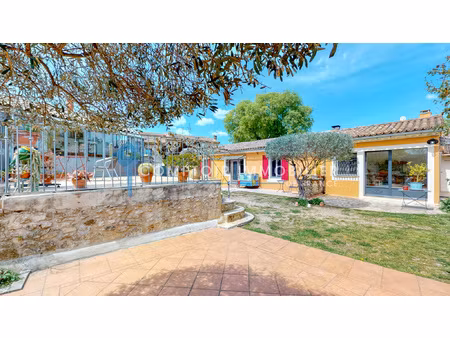 maison de caractere parignargues avec jardin et piscine