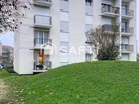 appartement de 1980 - t3 - 2 chambres - rer c - ecoles - tout à pieds - aucun travaux