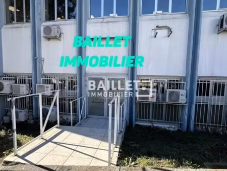 loue 90 m2 de bureaux climatisés sortie a8 antibes