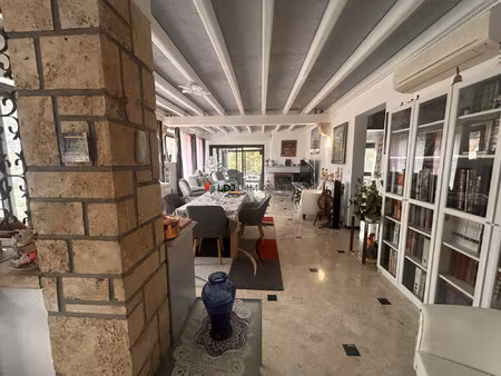 5 pièces 200 m² à vendre en viager occupé - superbe maison d