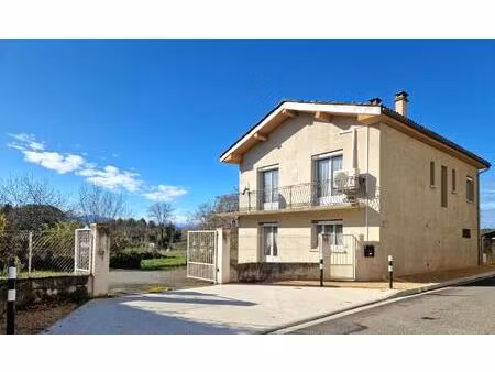 maison 159 m²  4 chambres possibilité de 1 supplémentaire ou créer 2 appartements