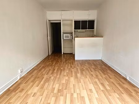 résidence george v - studio avec jardin privé