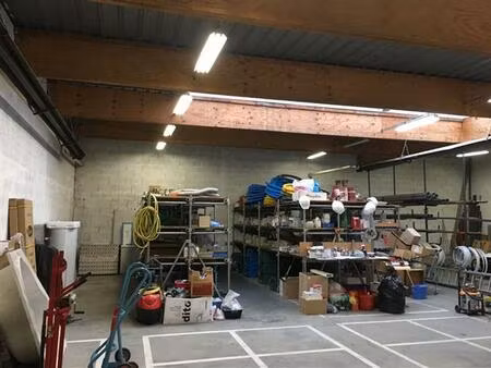 location local d'activités meyzieu 310 m²