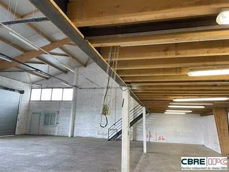 location local d'activités ustaritz 626 m²