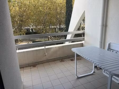 la grande motte : au couchant   studio cabine avec terrasse a proximité des plages et comm