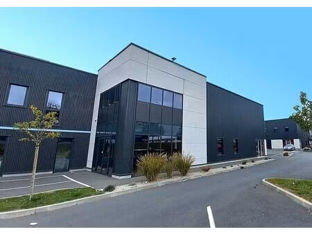 vente local d'activités cormelles le royal 424 m²