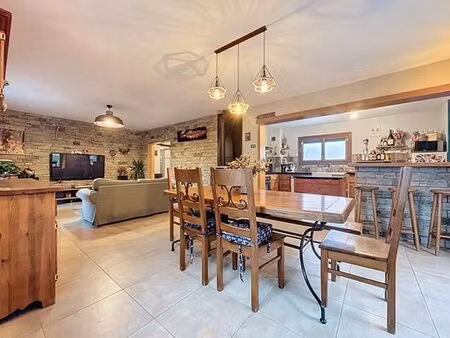 maison de luxe de 165 m2 en vente saint-pierre-de-soucy  auvergne-rhône-alpes