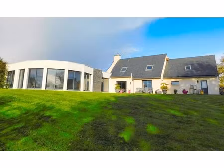 maison avec piscine couverte