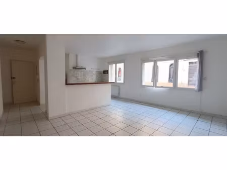 location appartement 3 pièces 65 m² à castelnaudary (11400)