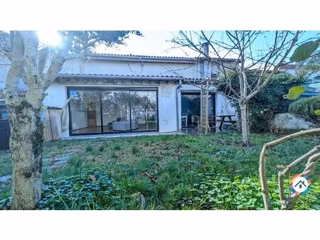 t7 maison de ville avec jardin mazeres