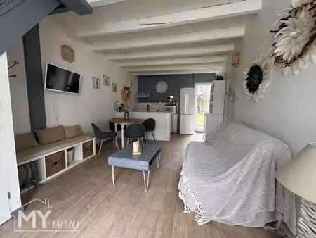 sigoules : charmante maison de village.