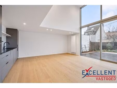 uitzonderlijke woning met tuin centrum deinze