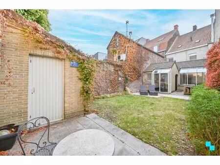 prachtige woning met vier slaapkamers nabij centrum izegem