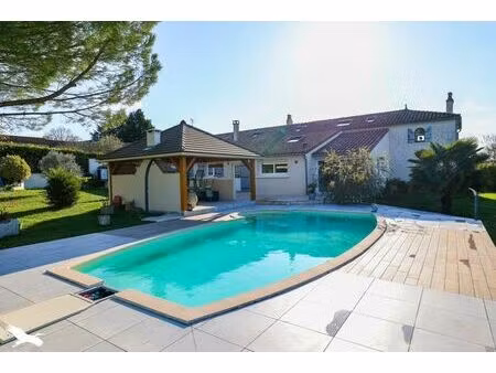 vente maison 7 pièces 263 m² saint-fort-sur-le-né (16130)