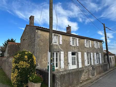 vente maison 4 pièces 130 m² loire-les-marais (17870)