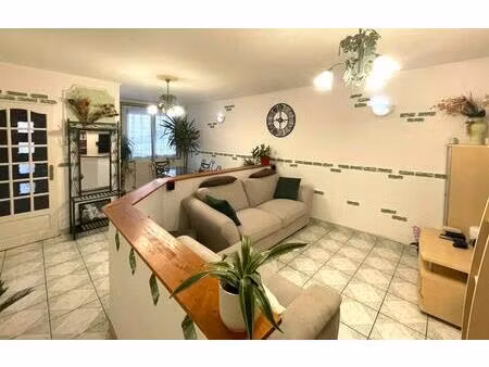 à vendre - charmante maison de village rénovée - viry (39)