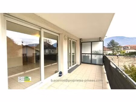 varces - centre ville appartement 3 pièce(s) 68 m2